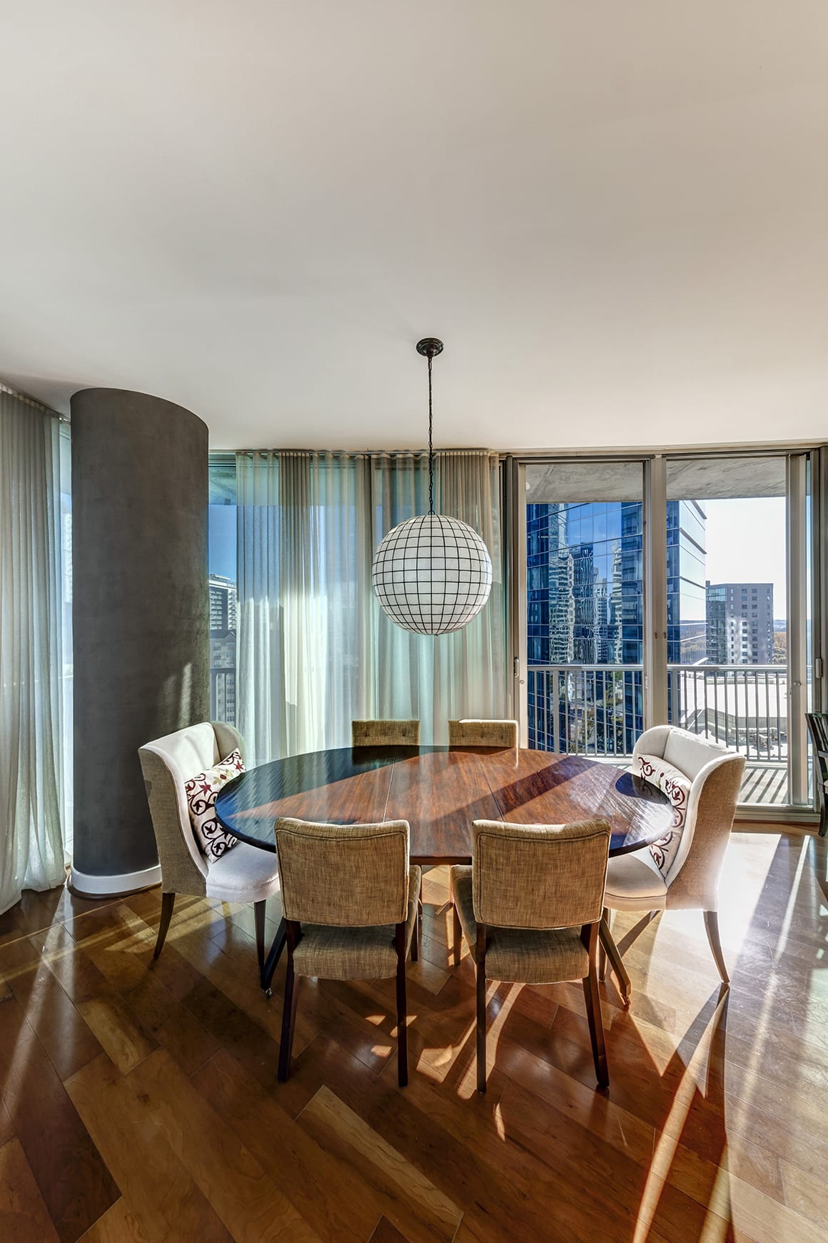 1080 Peachtree - main living space